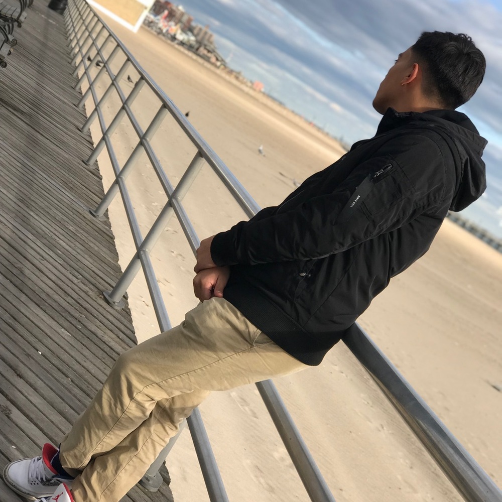 Meet your Posher, Devin